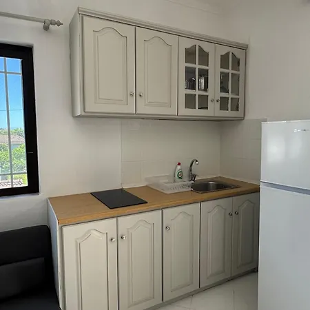 Konukevi Koala Place Vasiliki