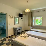 Koala Place 게스트하우스 바실리키