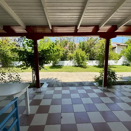 Koala Place Gasthuis Vasiliki